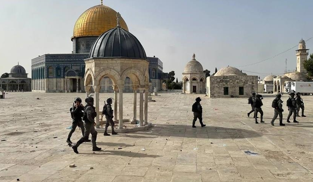 Dozens of Palestinians Injured After Occupation Forces Attacked Worshipers in Al-Aqsa Mosque